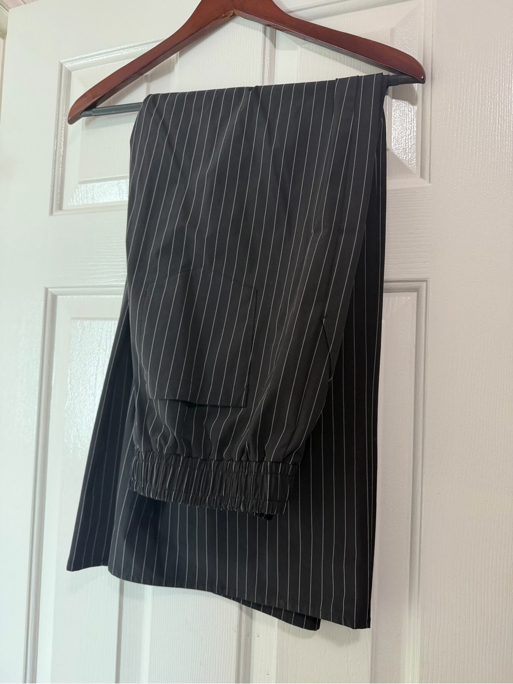 ALO Yoga Men’s Black Pinstripe Jogger Trousers